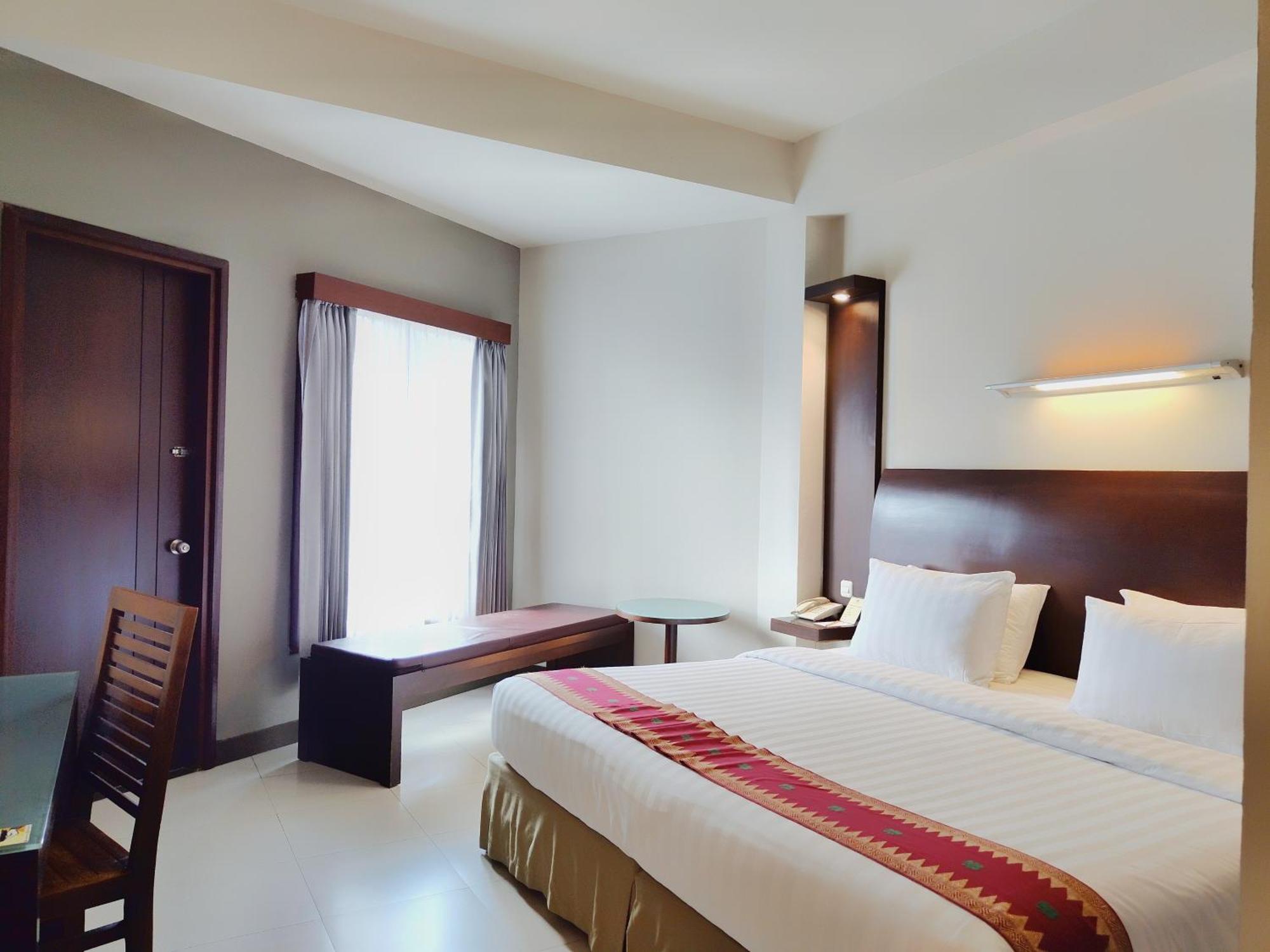 Lombok Garden Hotel Матарам Экстерьер фото